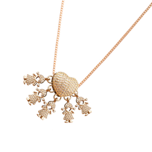 Carica l'immagine nel visualizzatore di Gallery, Elegante collana con charm per la mamma -5 Ragazze - Ozerty
