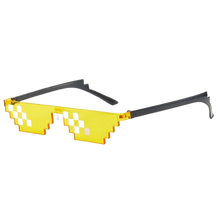 Carica l'immagine nel visualizzatore di Gallery, Occhiali da sole pixel alla moda
