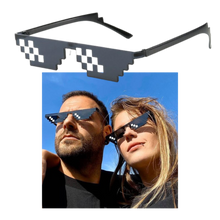 Carica l'immagine nel visualizzatore di Gallery, Occhiali da sole pixel alla moda

