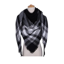 Carica l'immagine nel visualizzatore di Gallery, Sciarpa in cashmere a quadri effetto mohair -Vienna - Ozerty
