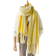 Carica l'immagine nel visualizzatore di Gallery, Sciarpa da donna Cozy Elegance -Giallo d'oca - Ozerty
