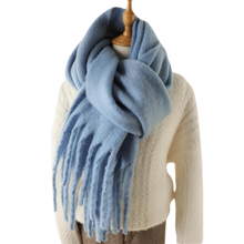 Carica l'immagine nel visualizzatore di Gallery, Sciarpa da donna Cozy Elegance -Azzurro - Ozerty
