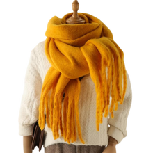 Carica l'immagine nel visualizzatore di Gallery, Sciarpa da donna Cozy Elegance -Curcuma - Ozerty
