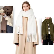 Carica l'immagine nel visualizzatore di Gallery, Sciarpa da donna Cozy Elegance - Ozerty
